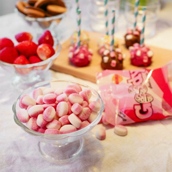 BUBS Godis: Sour Strawberry Vanilla Goody Ovals (90g) Made in Sweden - Image 4